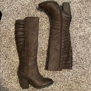 Brown knew high boots